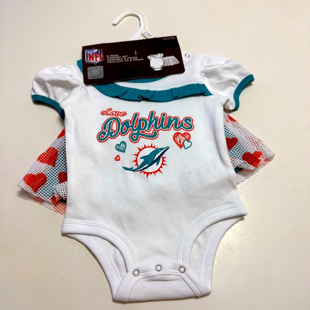 NWT. NFL Miami Dolphins baby 2 piece outfit size 6/9 mths
